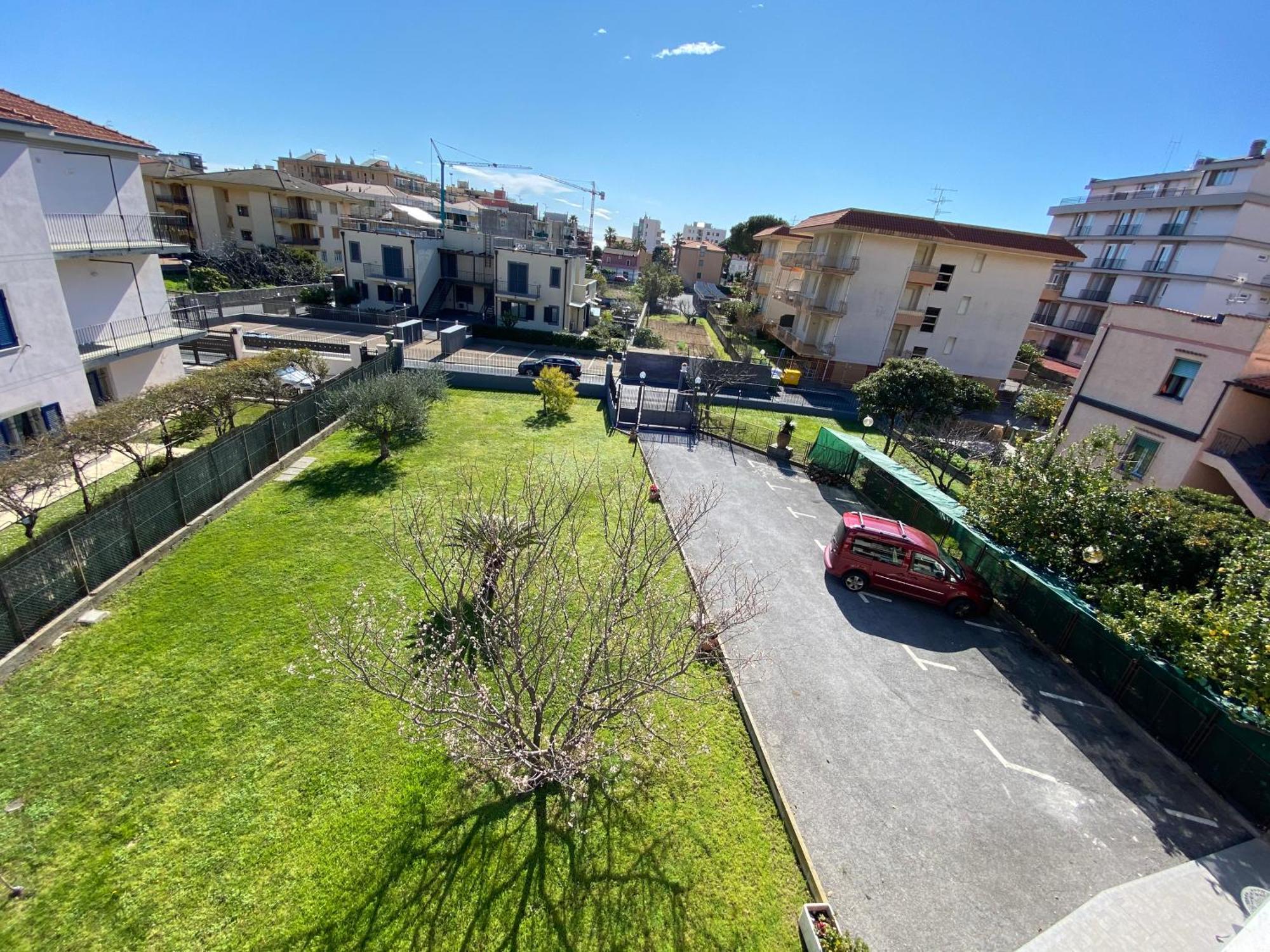 I Fiori Di Pietra Aparthotel Pietra Ligure Kültér fotó