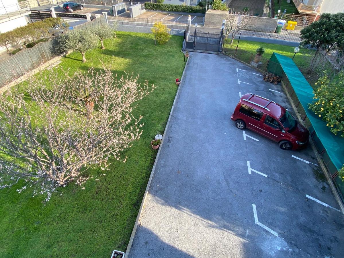 I Fiori Di Pietra Aparthotel Pietra Ligure Kültér fotó