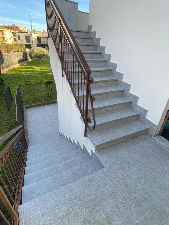 I Fiori Di Pietra Aparthotel Pietra Ligure Kültér fotó
