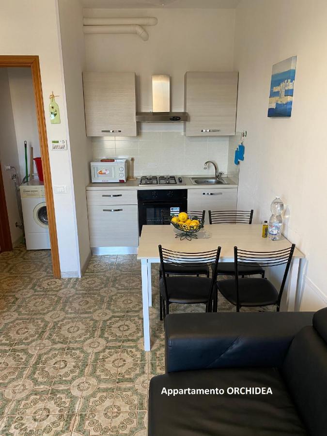 I Fiori Di Pietra Aparthotel Pietra Ligure Kültér fotó