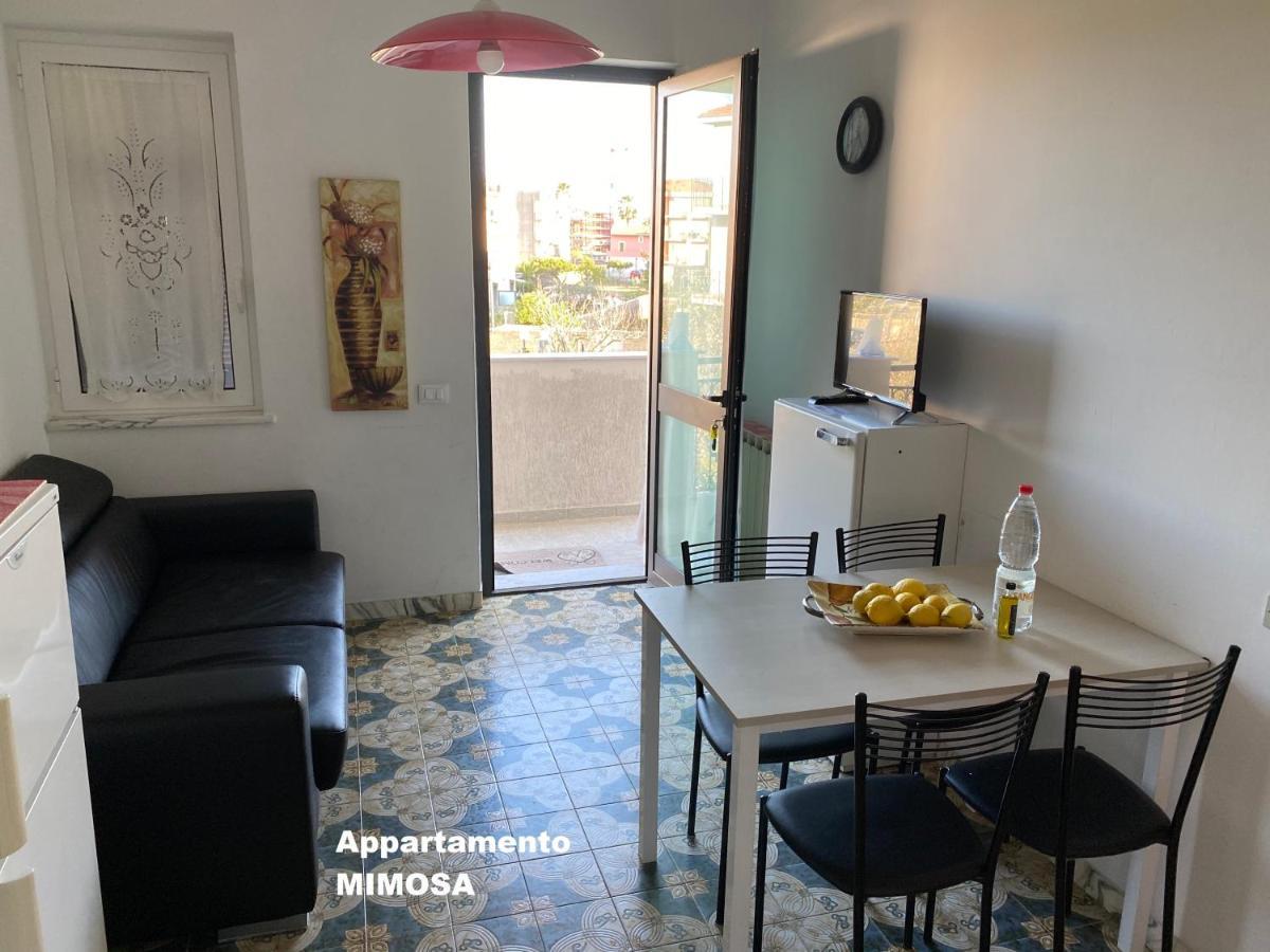 I Fiori Di Pietra Aparthotel Pietra Ligure Kültér fotó