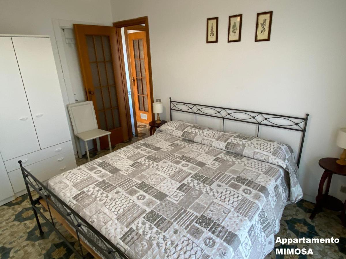 I Fiori Di Pietra Aparthotel Pietra Ligure Kültér fotó