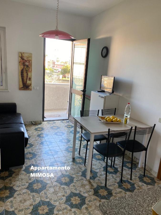 I Fiori Di Pietra Aparthotel Pietra Ligure Kültér fotó