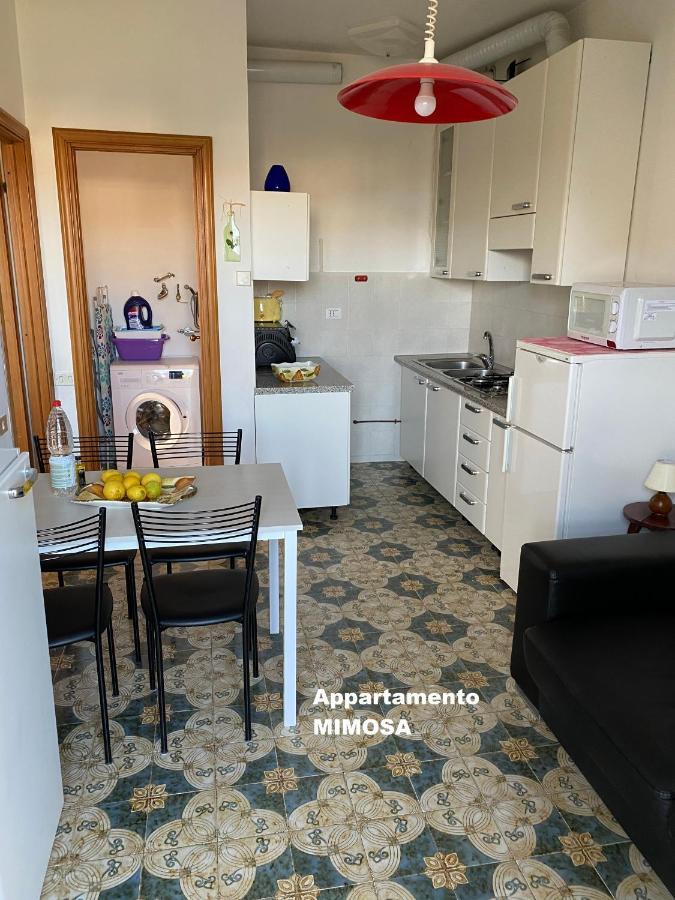 I Fiori Di Pietra Aparthotel Pietra Ligure Kültér fotó